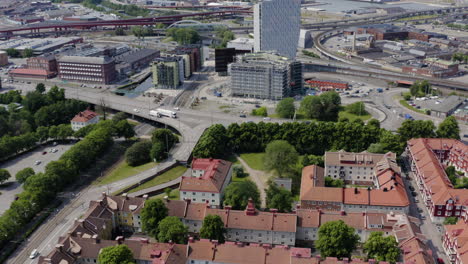 Luft-Göteborg-Wolkenkratzer-Gebäude-Gothia-Türme-Wahrzeichen-Vergnügungspark-Ziel-Autobahn-Autobahn-Straße-Autos-Fahren-Straßenbahn-Innenstadt-Bürohaus-Wohnungen-Schwedisch-Schweden-Ikea-Architektur