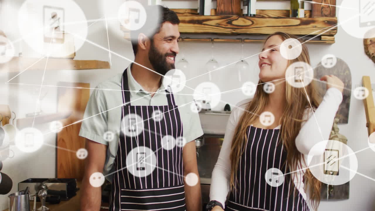 red de conexiones y animación de procesamiento de datos sobre personas en la cocina