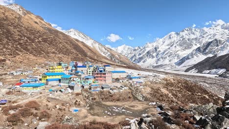 Blick-Auf-Das-Malerische,-Farbenfrohe-Hochgebirgsdorf-Kyanjin-Gompa