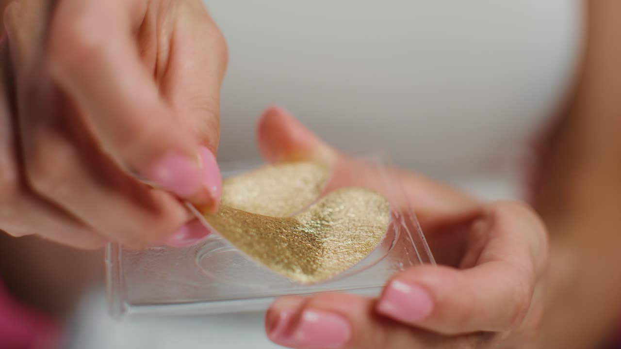 황금 눈 패치를 적용합니다.