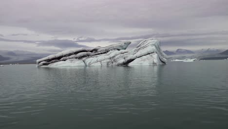 jökulsárlón glacier lagoon of iceland landscape