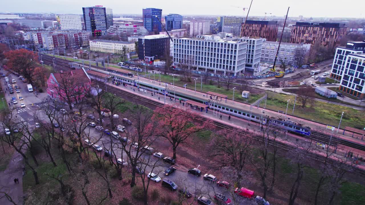 wroclaw 드론 촬영 열차 유럽 밤