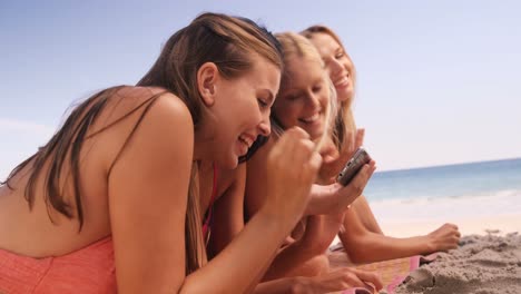 Freunde-Machen-Gemeinsam-Ein-Selfie