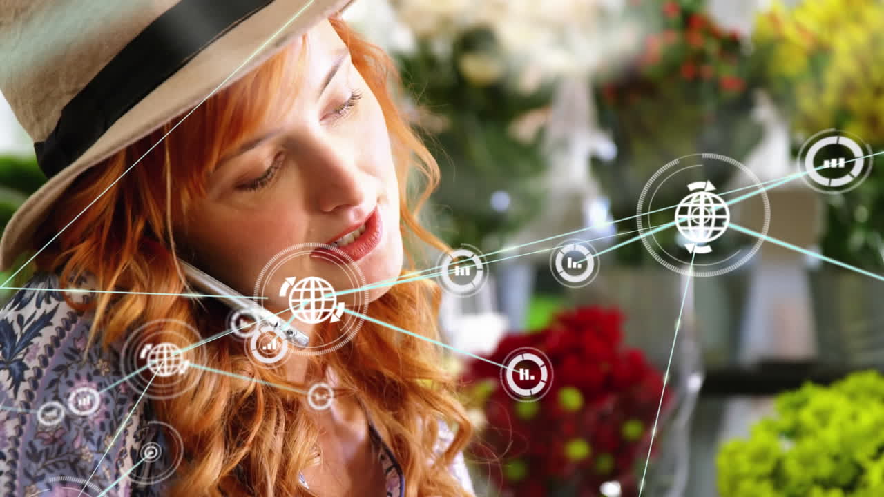 анимация кавказской женщины, разговаривающей по смартфону через сеть соединений с иконами