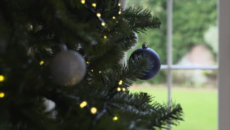 baubels on a christmas tree