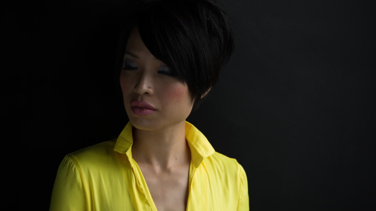 여성 스튜디오 초상화 312