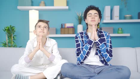 Two-brothers-praying.