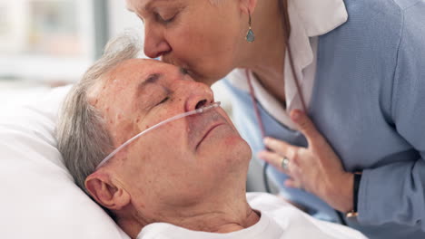 hospital, beso y pareja de último año con amor