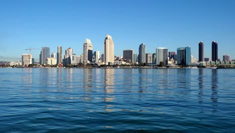 Skyline-Von-San-Diego-Von-Der-Insel-Coronado-Aus-Gesehen