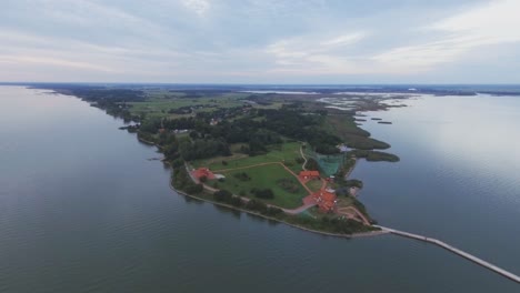 Vogelzug-Ornithologische-Beringungsstation-Vente-Kap-horn-Am-Abend-1