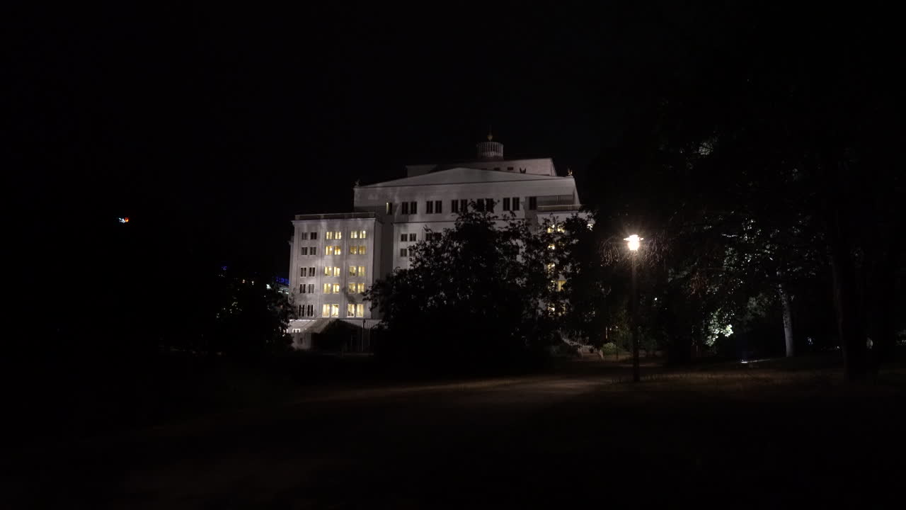 뒷면 라이프치히 오페라