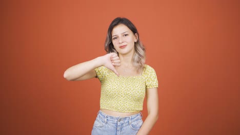 the young woman who does not like the news she hears does not approve.