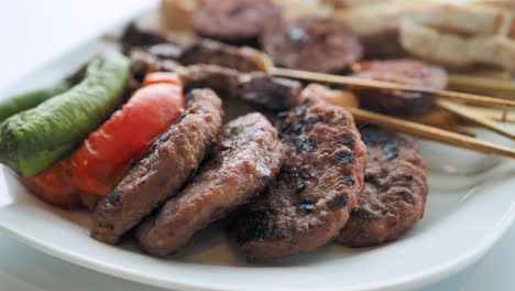 delicioso plato de mezze turco