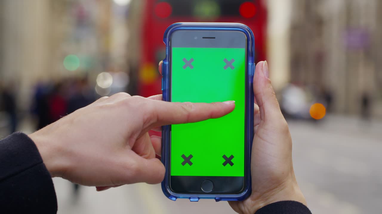 휴대 전화 크로마 키 녹색 화면 손으로