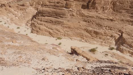 View-of-a-beautiful-large-stone-canyon-in-the-desert-in-Egypt,-natural-wonder