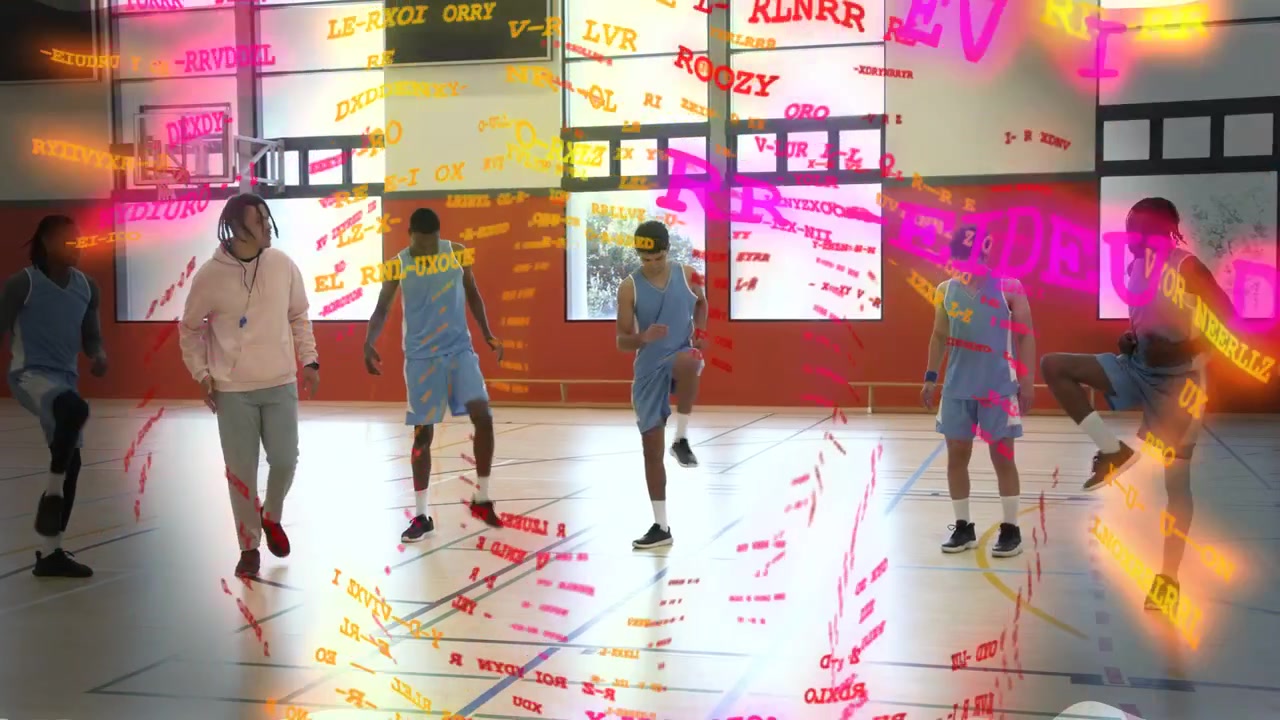 Entraîneur s'avançant, menant une équipe de basketball s'échauffant pour l'entraînement dans un gymnase, avec une superposition balayante