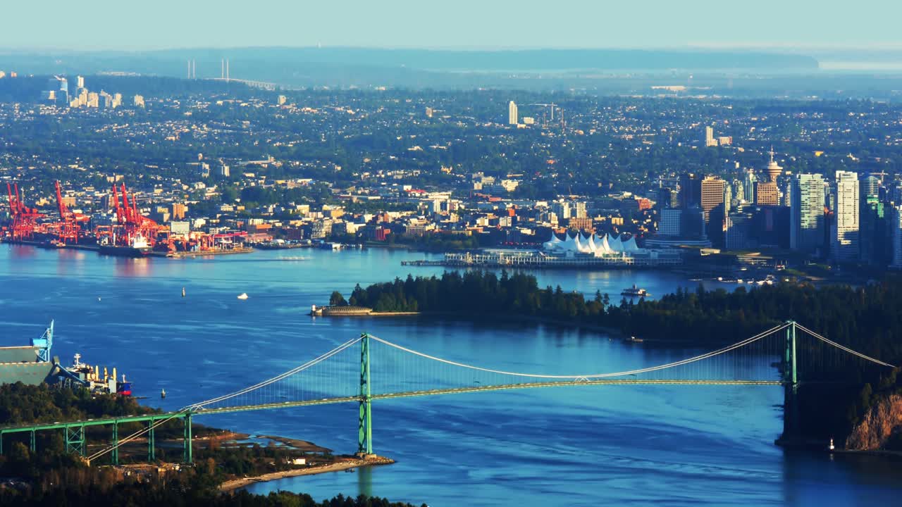 바다에서 움직이는 보트