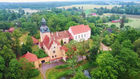 Lielstraupe-Medieval-Castle-in-the-Village-of-Straupe-in-Vidzeme,-in-Northern-Latvia