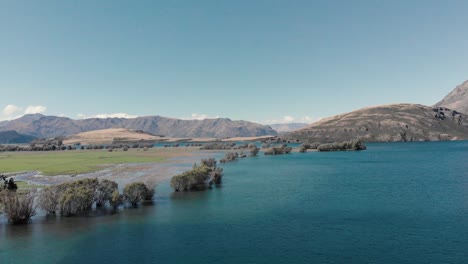 mavic air en la bahía de glenhu, wanaka, nueva zelanda