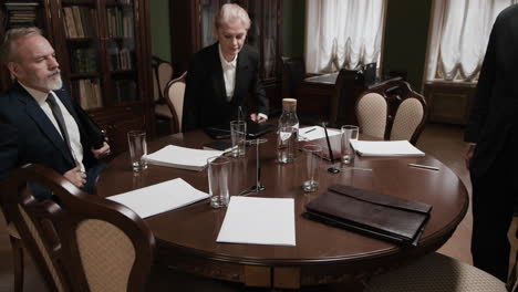 reunión de negocios en un entorno formal