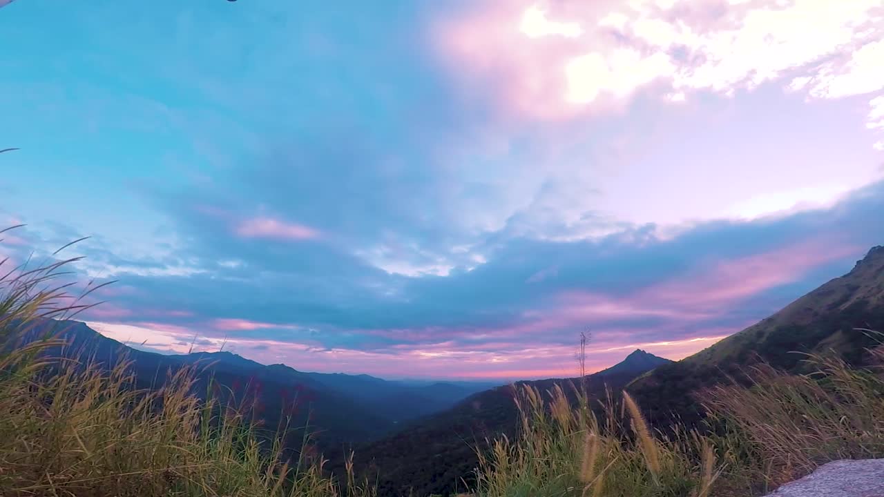 차르마디 가트의 저속 촬영 보기