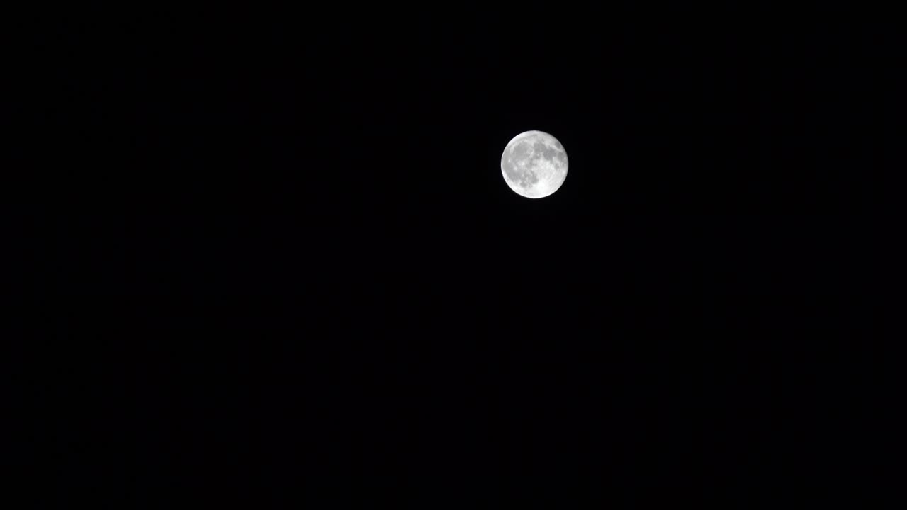 Timelapse of Normal Moon after blood moon transition.