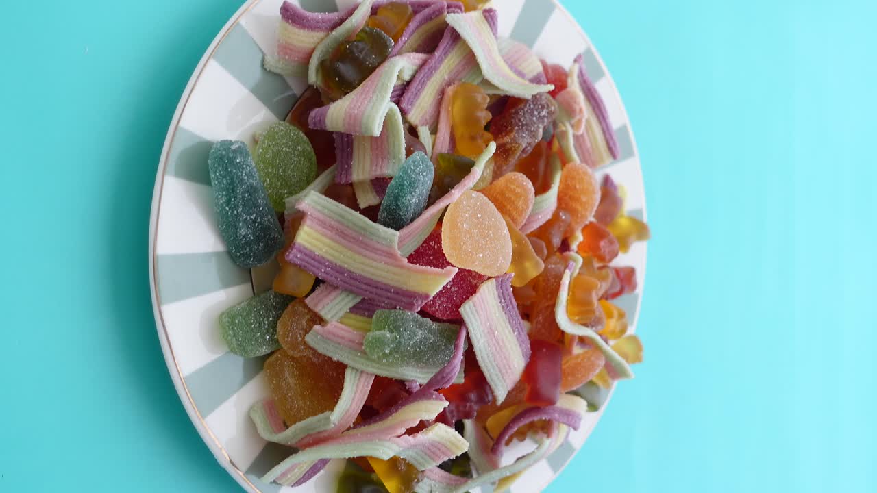 куча жевательных конфет