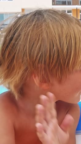 niños felices en las vacaciones de verano