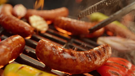 grilled sausages with vegetables