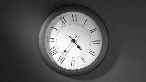 reloj latino en el lapso de tiempo en la pared gris oscuro