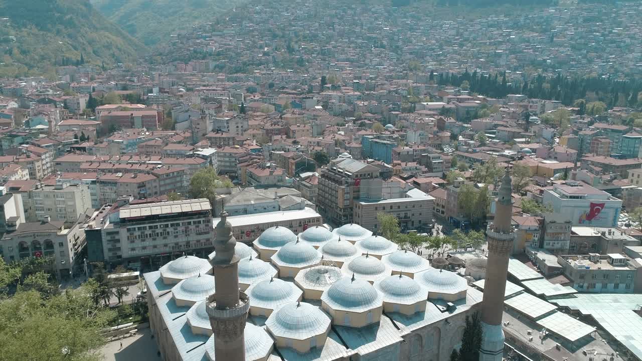부르사 시의 풍경과 그랜드 모스크의 공중 풍경 - 터키에서 4k 영상