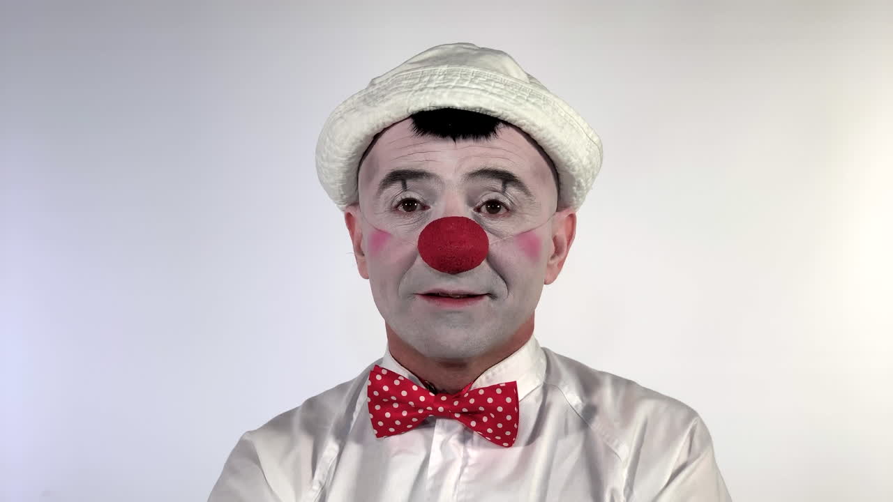 이모티콘 광대 - 웃고 사랑스러운 얼굴