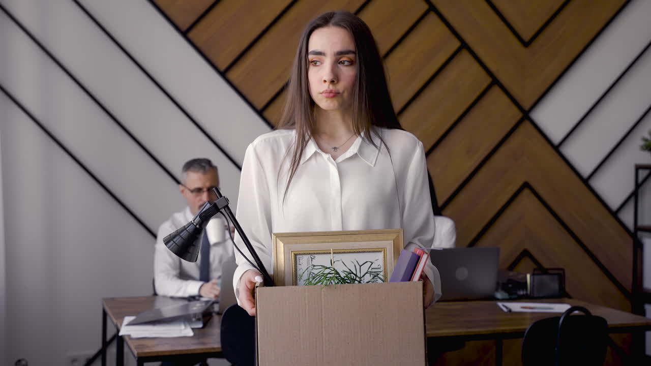 женщина была уволена