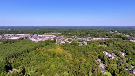 clemons nc, carolina del norte aerial de alto empuje en una pequeña ciudad