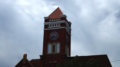 tama county courthouse in toledo, iowa with timelapse video