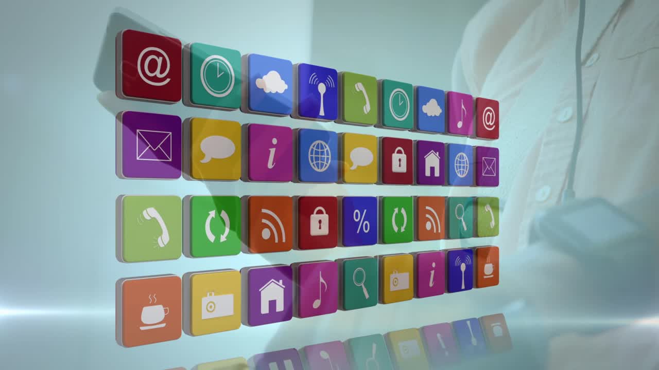 animación de iconos sobre mujer afroamericana usando teléfono inteligente