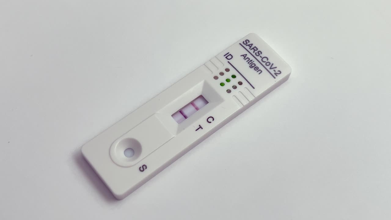 Performing COVID-19 antigen flow test