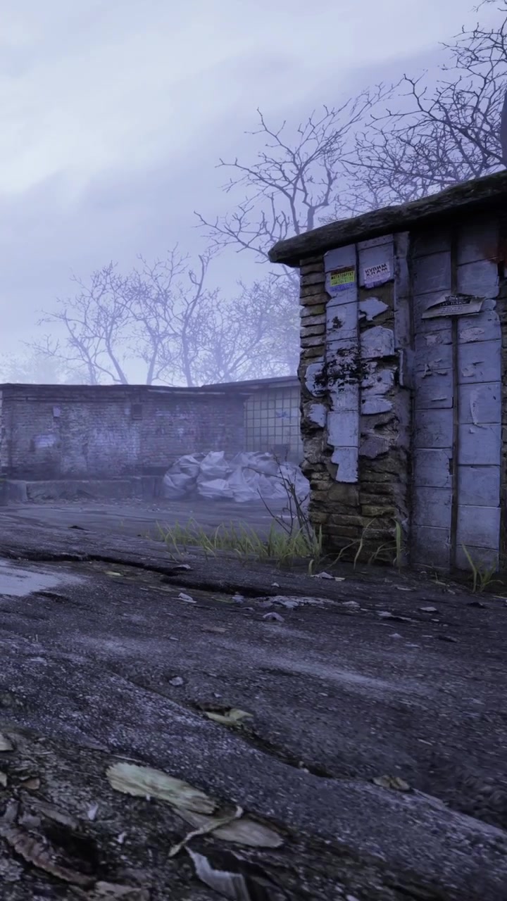 Edificio antiguo en un paisaje vacío durante el crepúsculo.