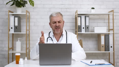 doctor in online consultation