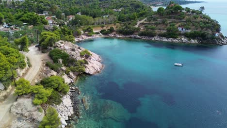 La-Playa-Spathias-De-Nikiti:-Una-Odisea-Con-Drones-Aéreos-En-4k-Por-Grecia