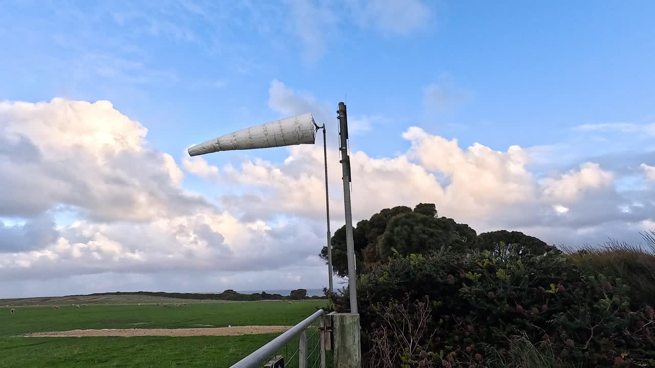 바람에 흔들리는 풍선, 경치 좋은 풍경