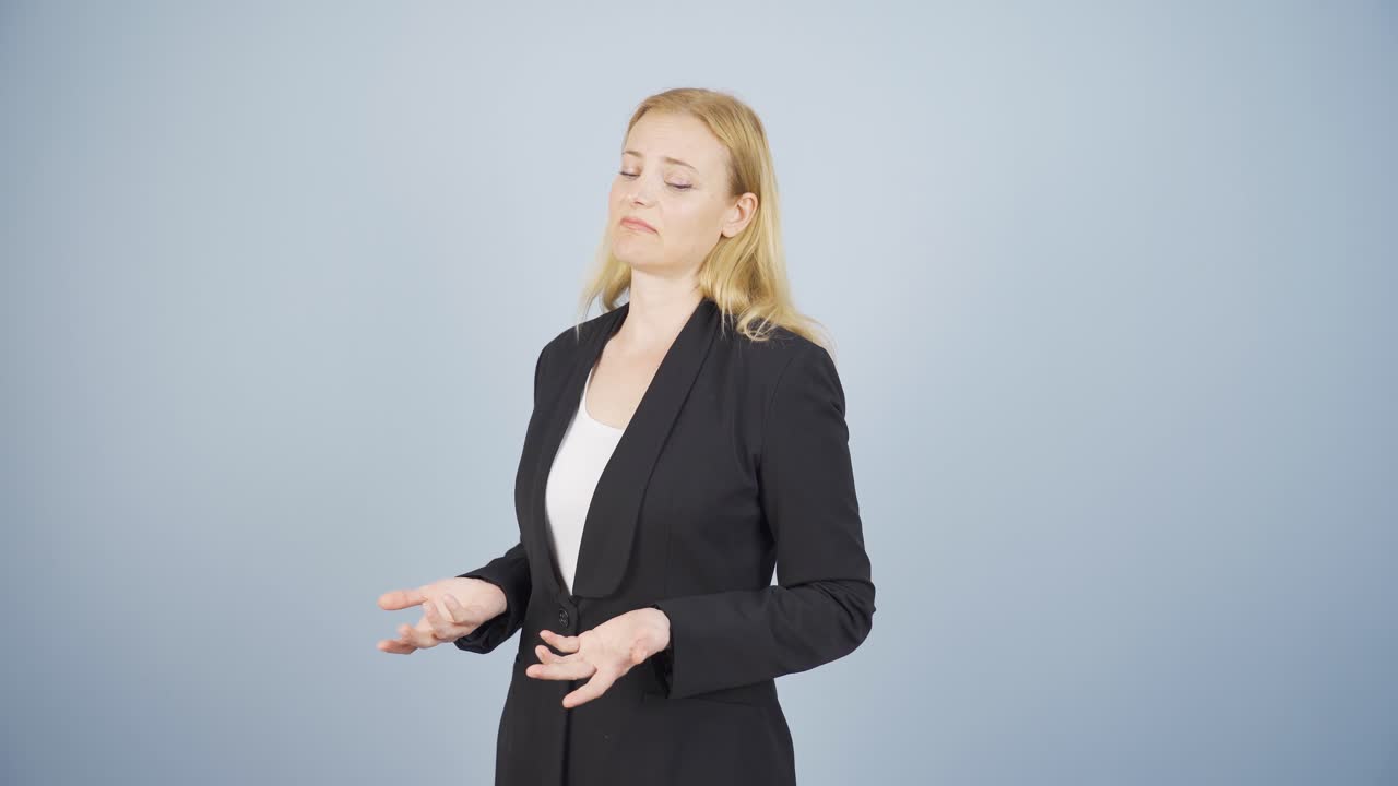 오만한 비즈니스 여인.