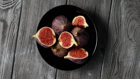 halves of figs served on plate