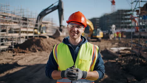 trabajador de la construcción en un sitio