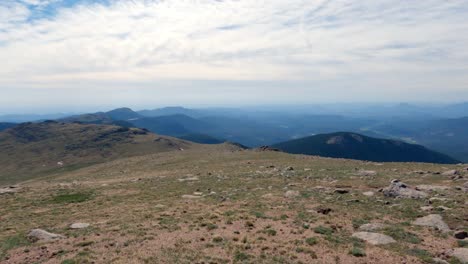 Schwenk-Vom-Mt-Rosalie-Mit-Blick-Nach-Osten-In-Richtung-Denver