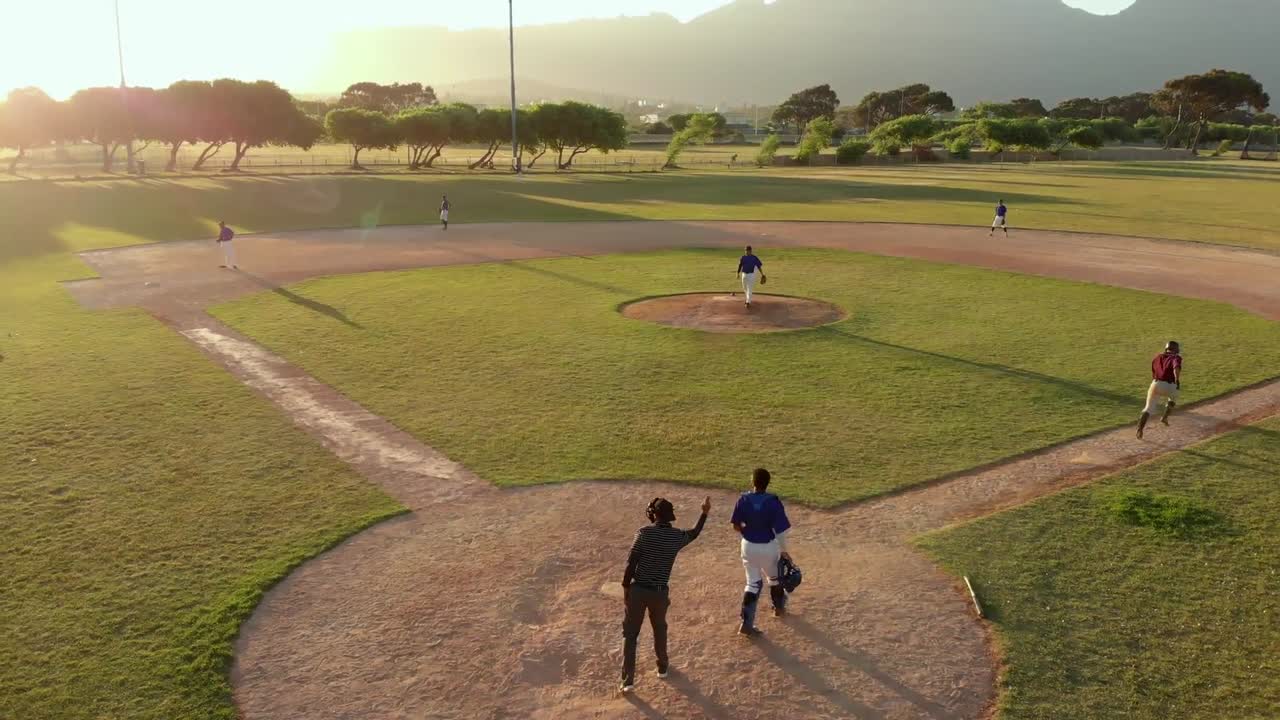 jugadores de béisbol en un partido