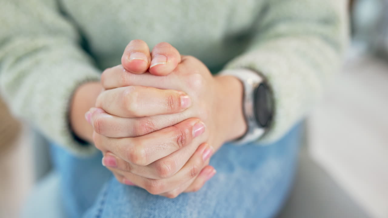 manos, salud mental y estrés con una persona