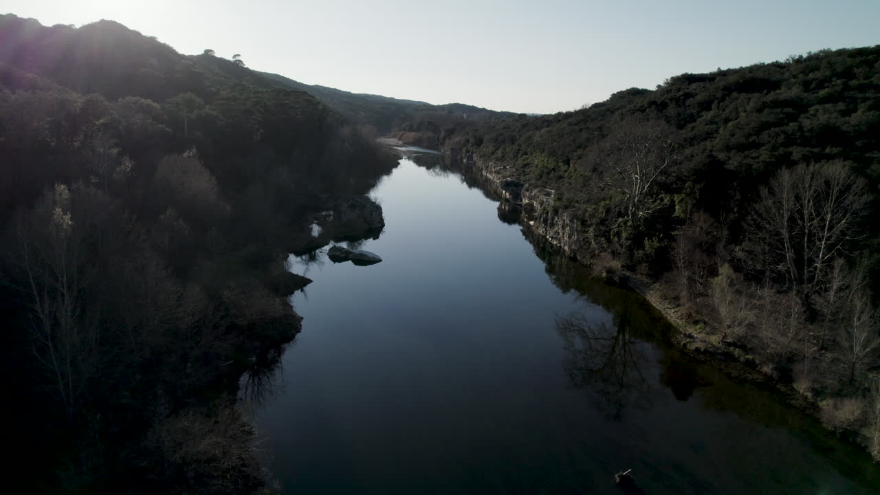 gardon 위를 날고, 강에 가깝고, nimes 근처, 퐁 뒤 가르, 프랑스 남부