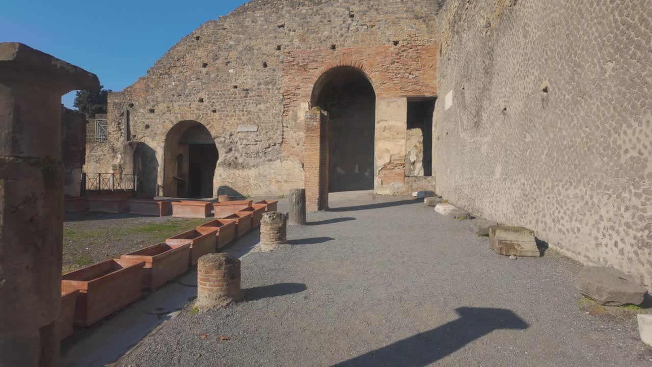 Pompei collega la Palestra sannitica al Teatro Grande attraverso una storica via pedonale