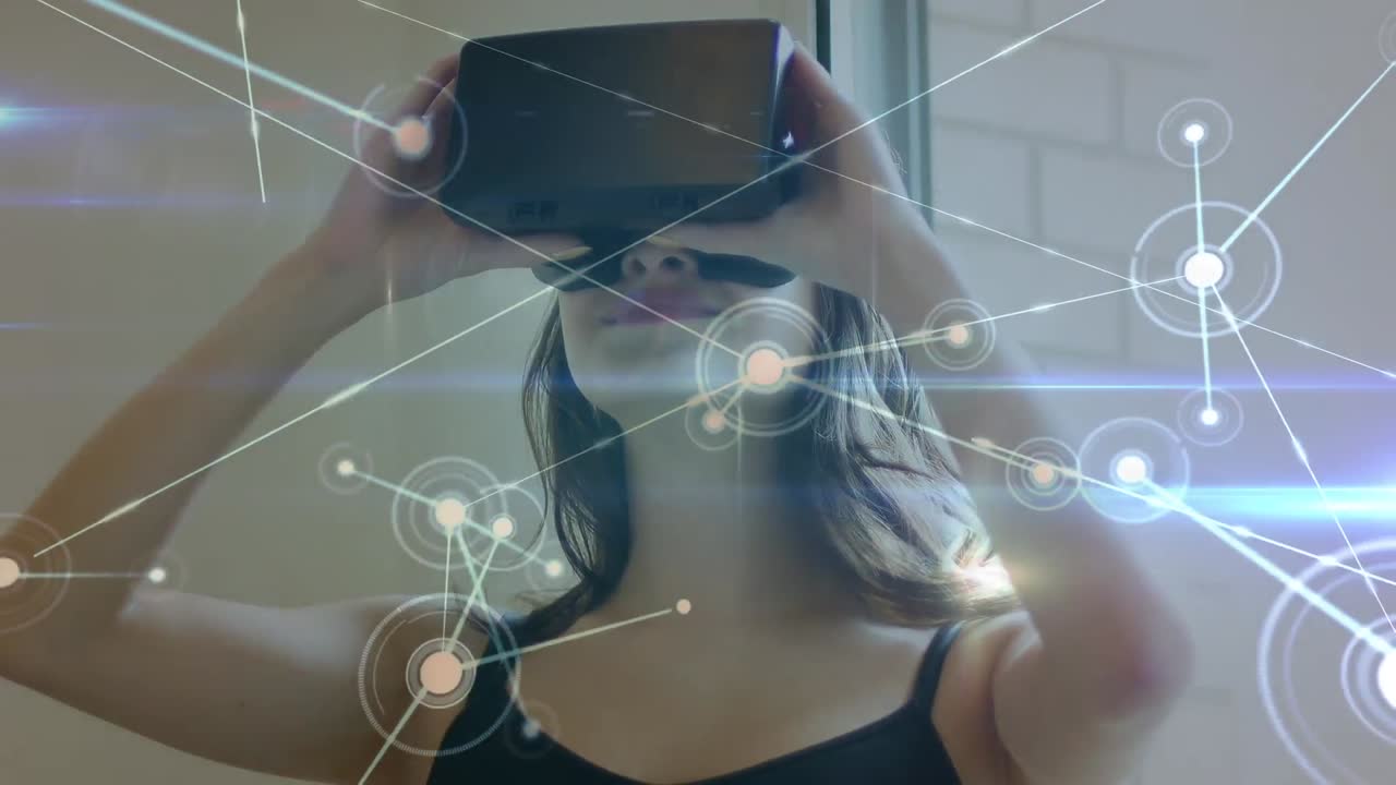 animación de la red de conexiones sobre una mujer caucásica que usa auriculares vr